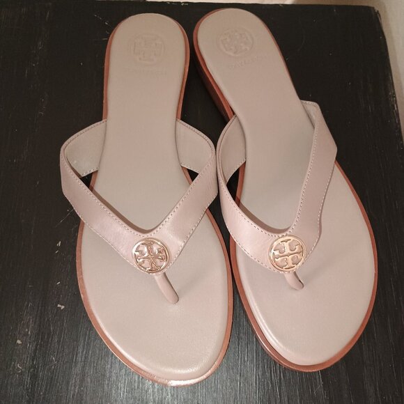 NEW Tory Burch Benton Thong Sandal - Picture 2 of 5